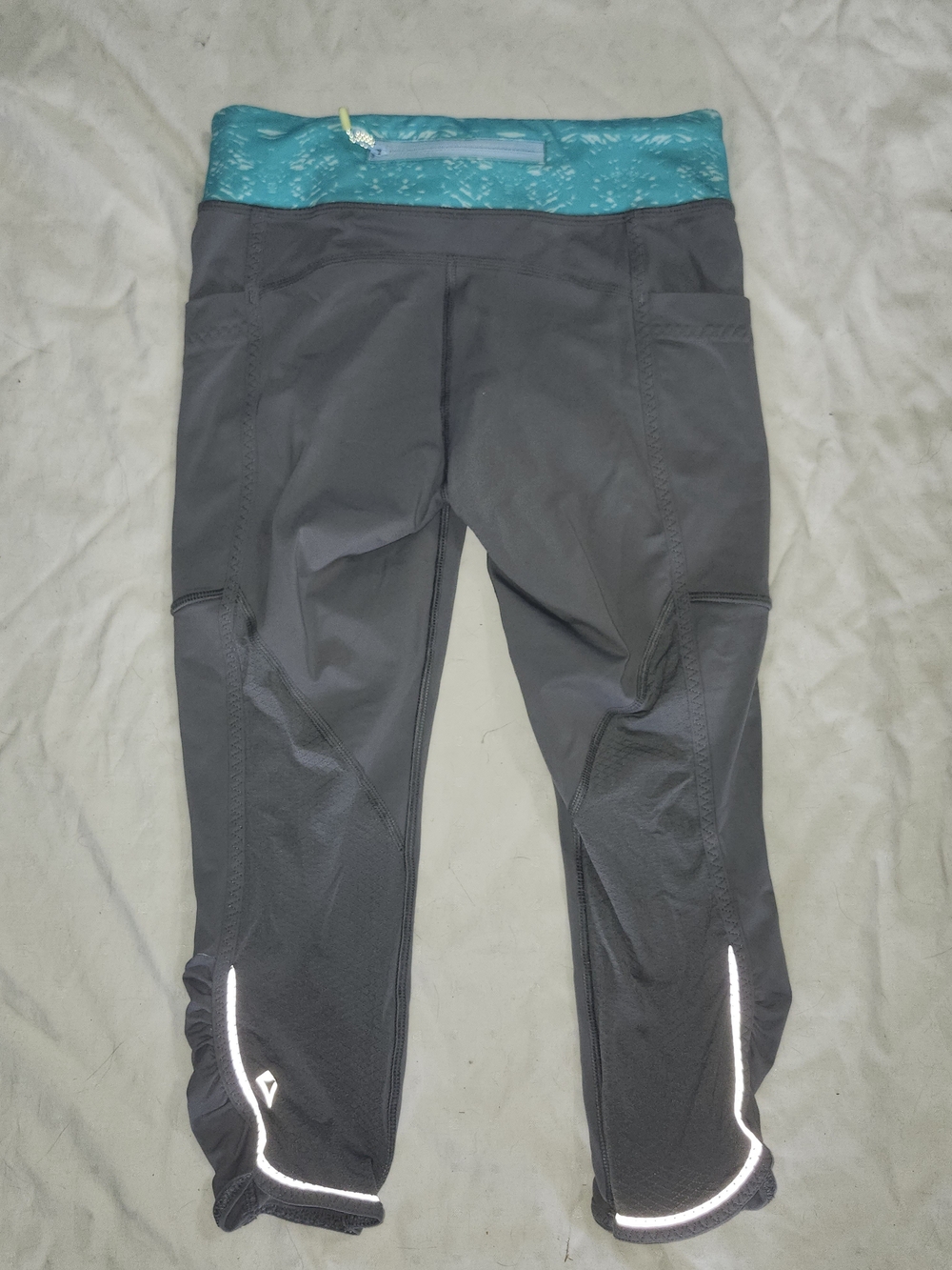 Athletic Capri Leggings with Teal Waistband
